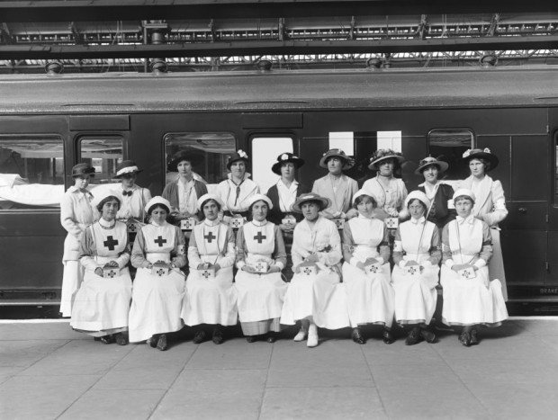 Nurses in front of an ambulance train, 1916
